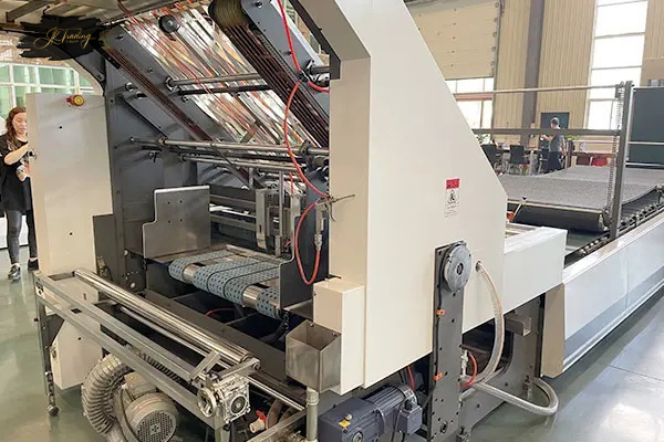 BZJ-GS SERIES AUTOMATIC FLUTE LAMINATOR MACHINE