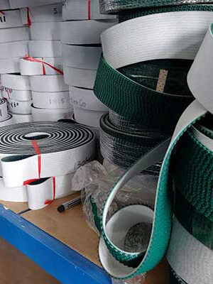 Climbing conveyor belt