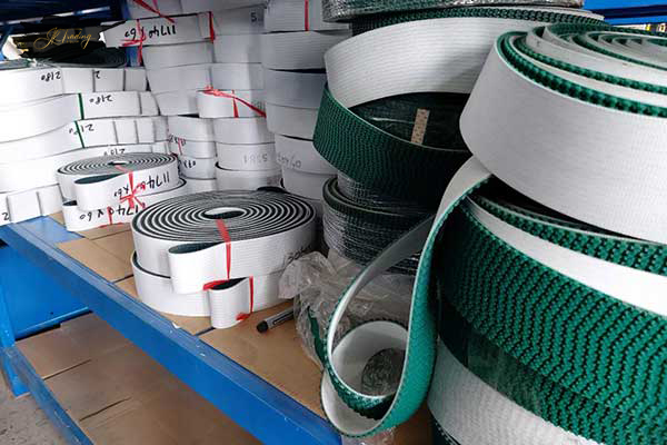 Climbing conveyor belt