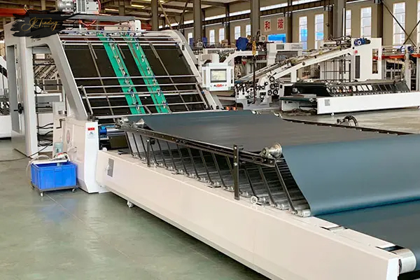 BZJ-L8 SERIES AUTOMATIC FLUTE LAMINATOR MACHINE